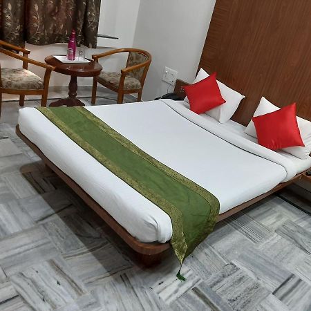 City Palace Hotel होटल सिटी पैलेस Nāsik Eksteriør bilde