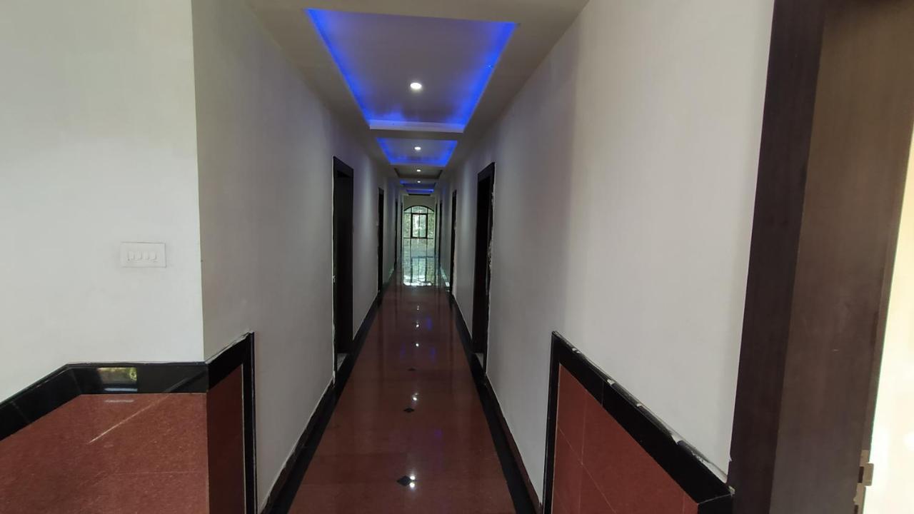 City Palace Hotel होटल सिटी पैलेस Nāsik Eksteriør bilde