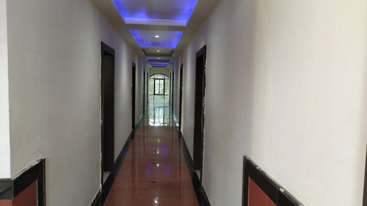 City Palace Hotel होटल सिटी पैलेस Nāsik Eksteriør bilde