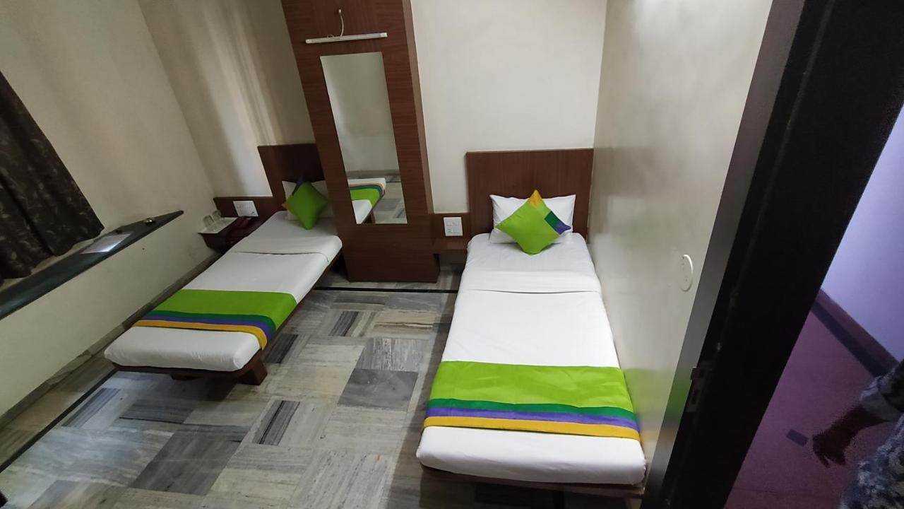 City Palace Hotel होटल सिटी पैलेस Nāsik Eksteriør bilde