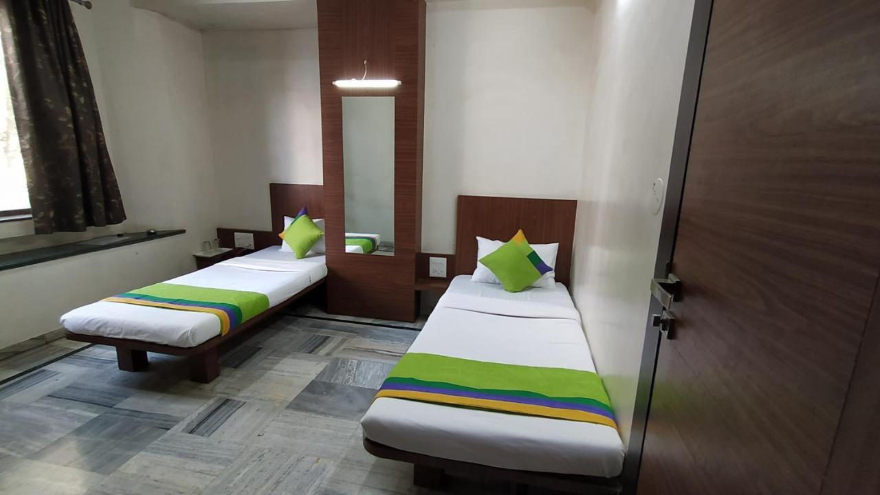 City Palace Hotel होटल सिटी पैलेस Nāsik Eksteriør bilde