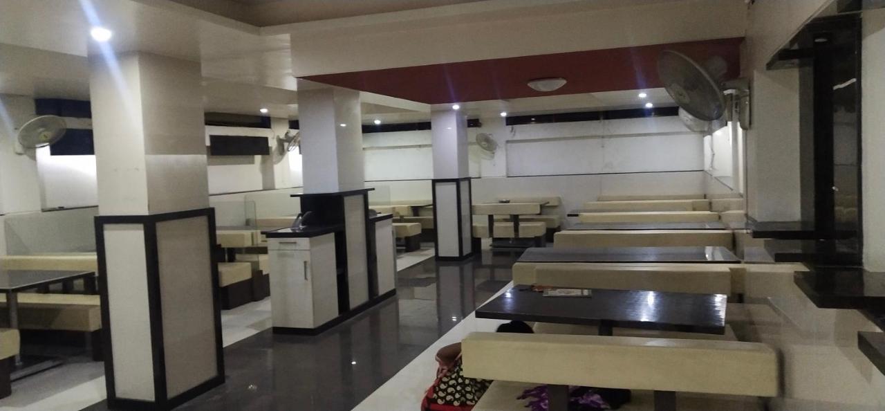 City Palace Hotel होटल सिटी पैलेस Nāsik Eksteriør bilde