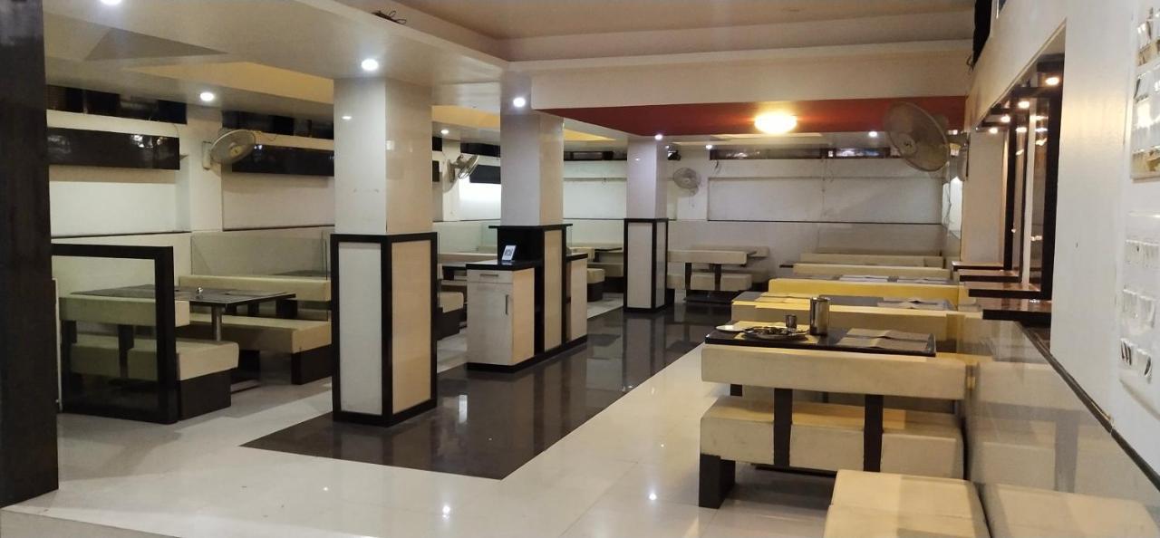 City Palace Hotel होटल सिटी पैलेस Nāsik Eksteriør bilde