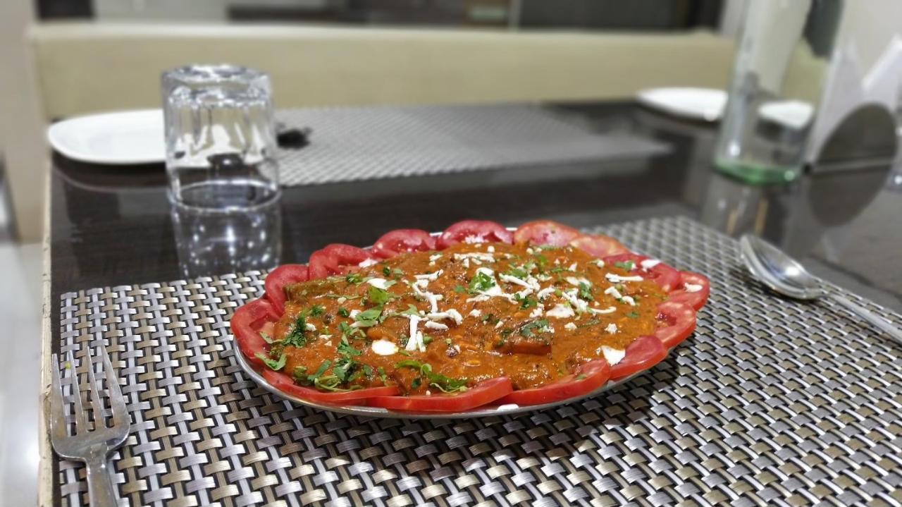 City Palace Hotel होटल सिटी पैलेस Nāsik Eksteriør bilde