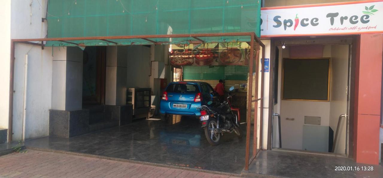 City Palace Hotel होटल सिटी पैलेस Nāsik Eksteriør bilde
