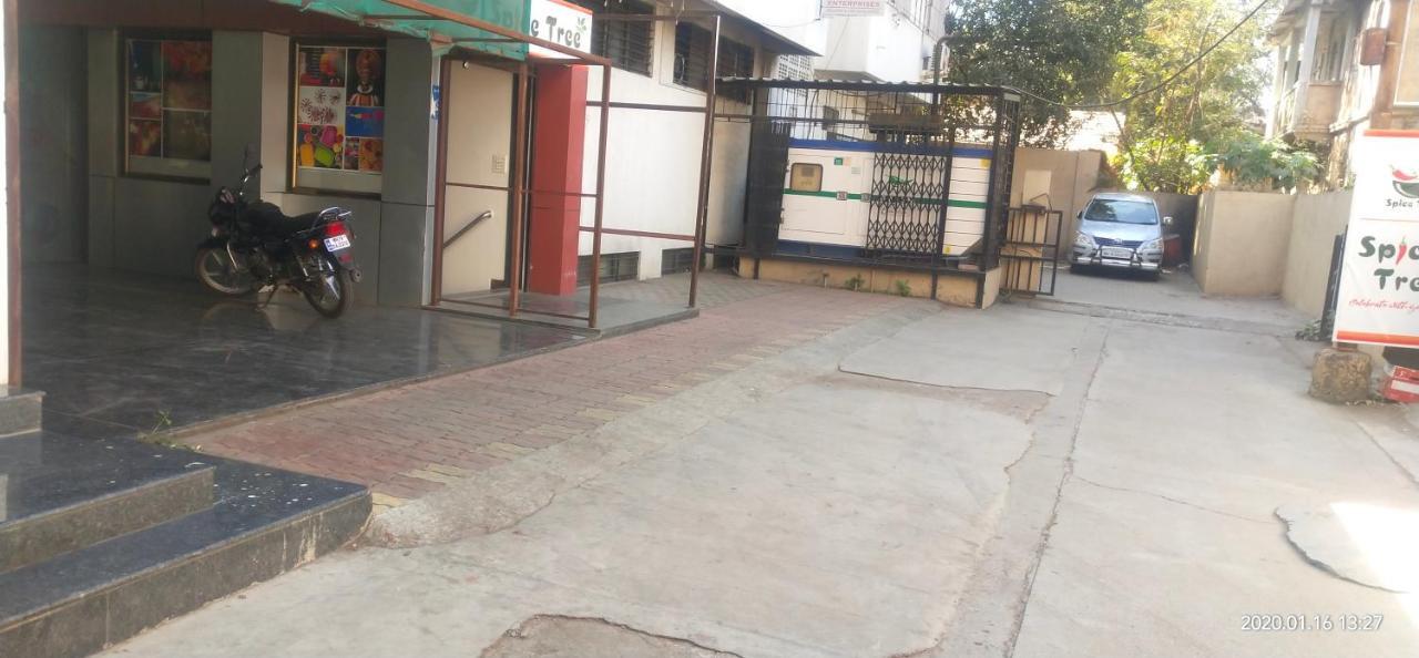 City Palace Hotel होटल सिटी पैलेस Nāsik Eksteriør bilde
